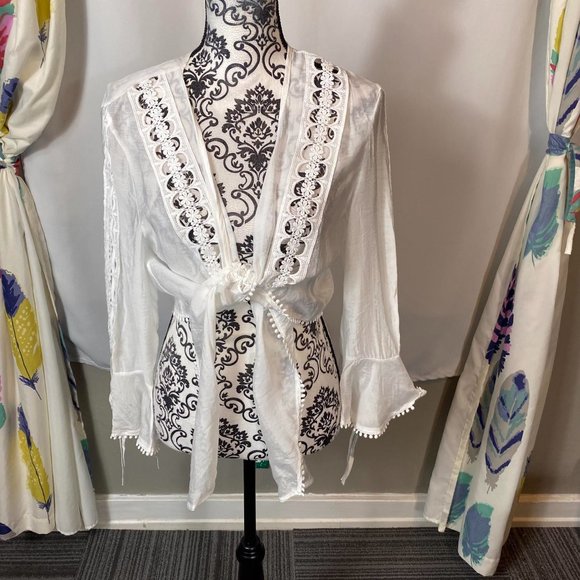 Elan Crochet Tie Front Crop Top White lightweight bell sleeve tie front. Size L - Picture 5 of 12